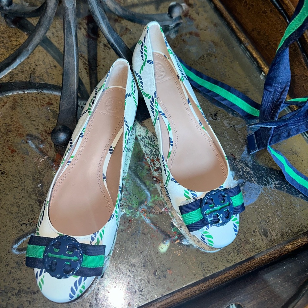 Tory Burch French leather flats with stripes. Great for spring!